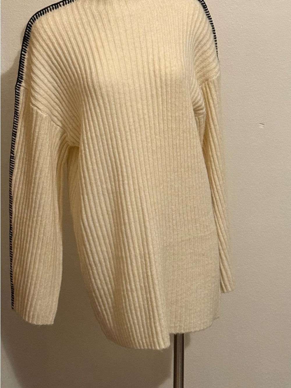 Steve Madden Cream Ribbed Crewneck Sweater with Black Contrast Trim